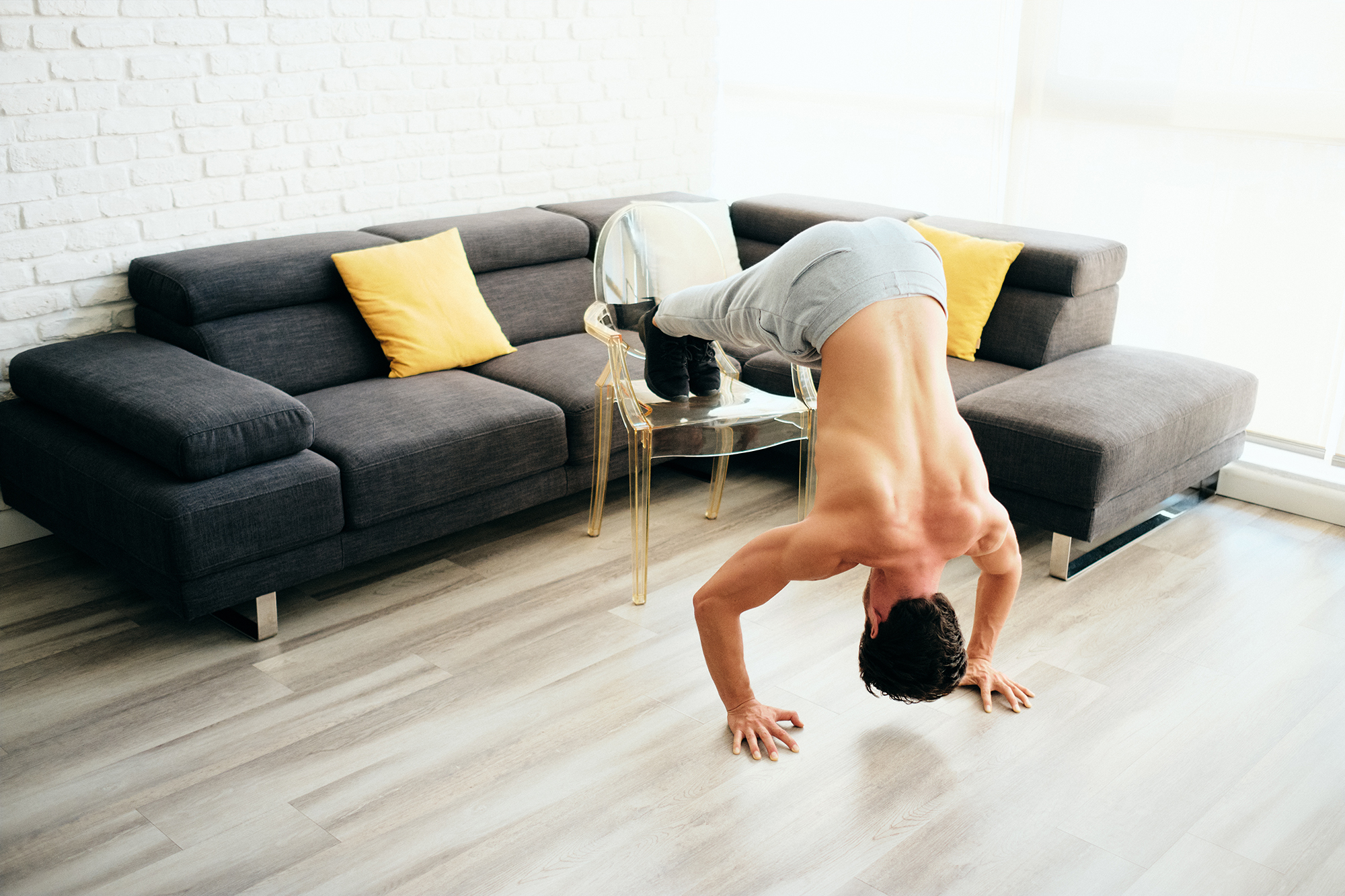 calisthenics shoulder push ups