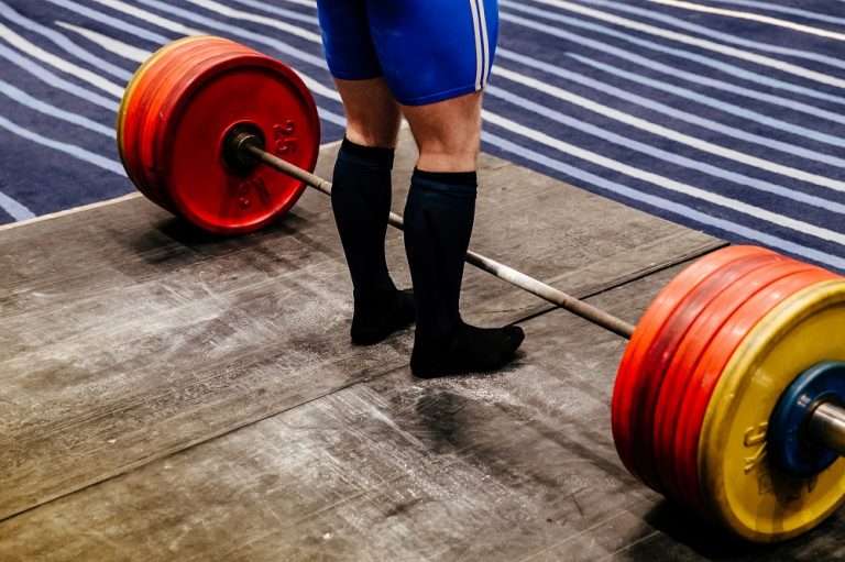 Deadlifting Without Shoes Should You Pull Barefoot? Inspire US