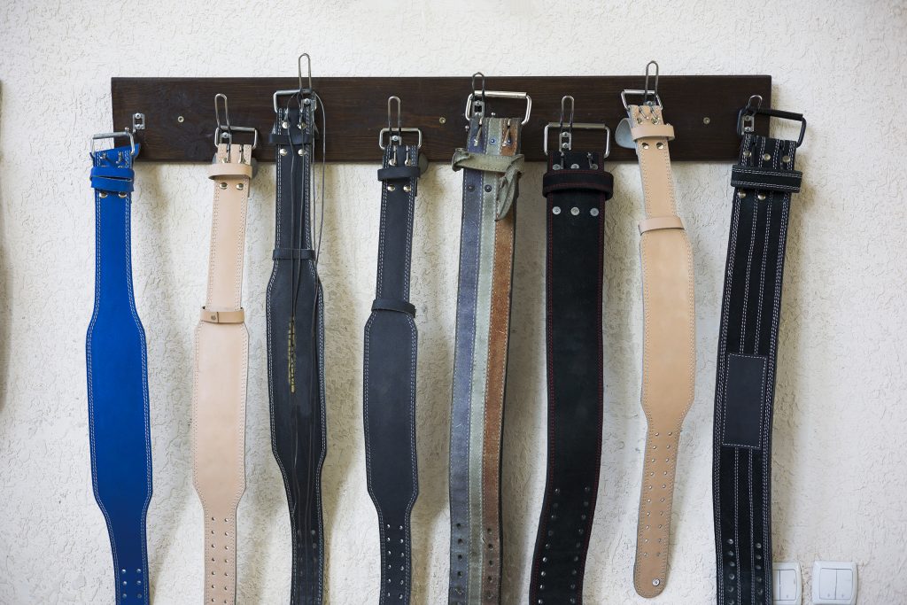 Deadlifting Without a Belt Is it Safe? Inspire US