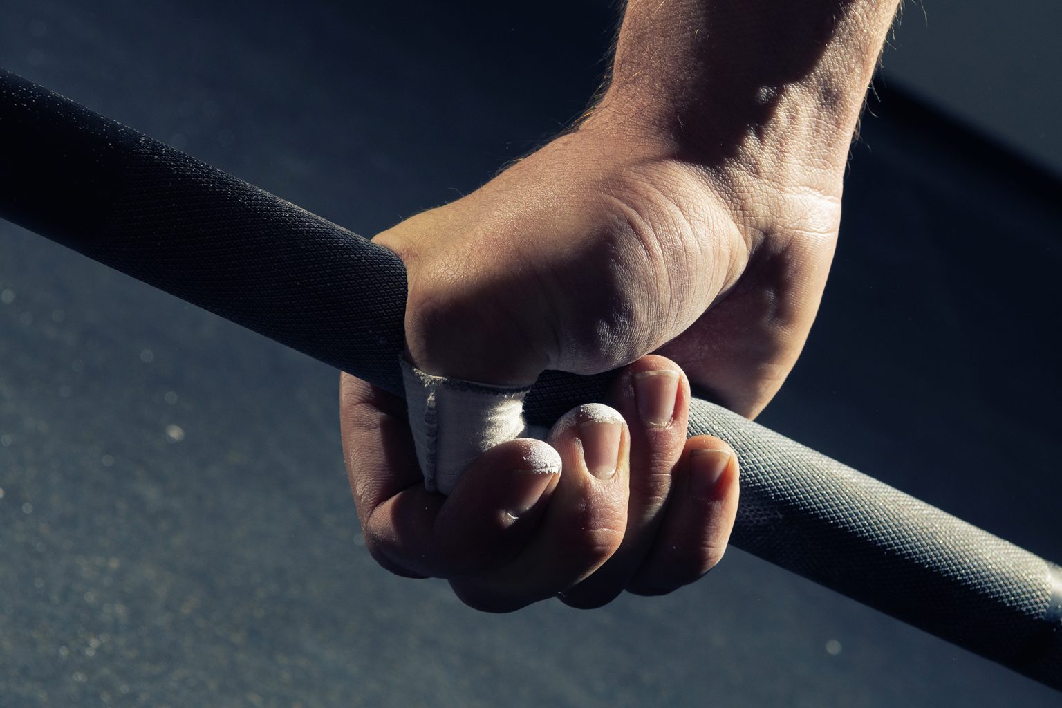 Hook Grip vs Mixed Grip Deadlift Which to Use Inspire US